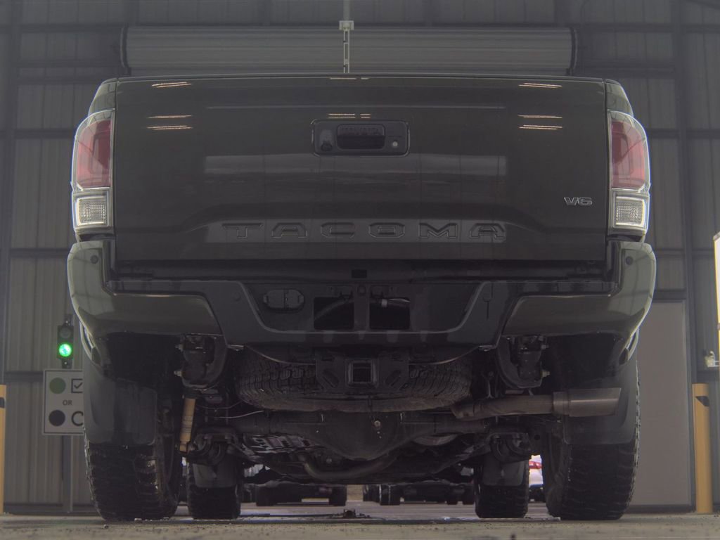 Used 2022 Toyota Tacoma TRD Off-Road w/ TRD Premium Off Road Package image 7