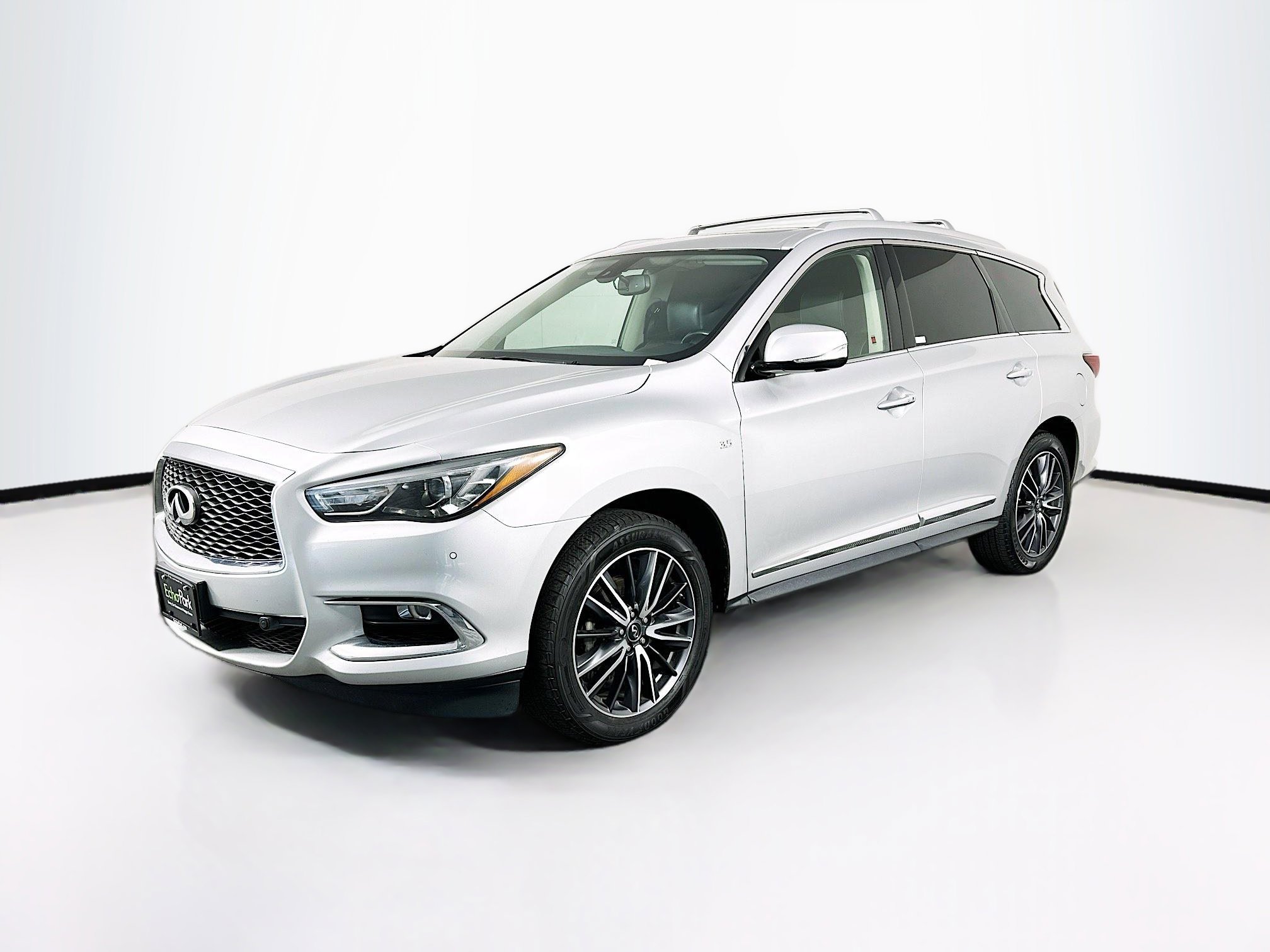 Used 2017 INFINITI QX60 Luxe w/ Premium Plus Package image 3