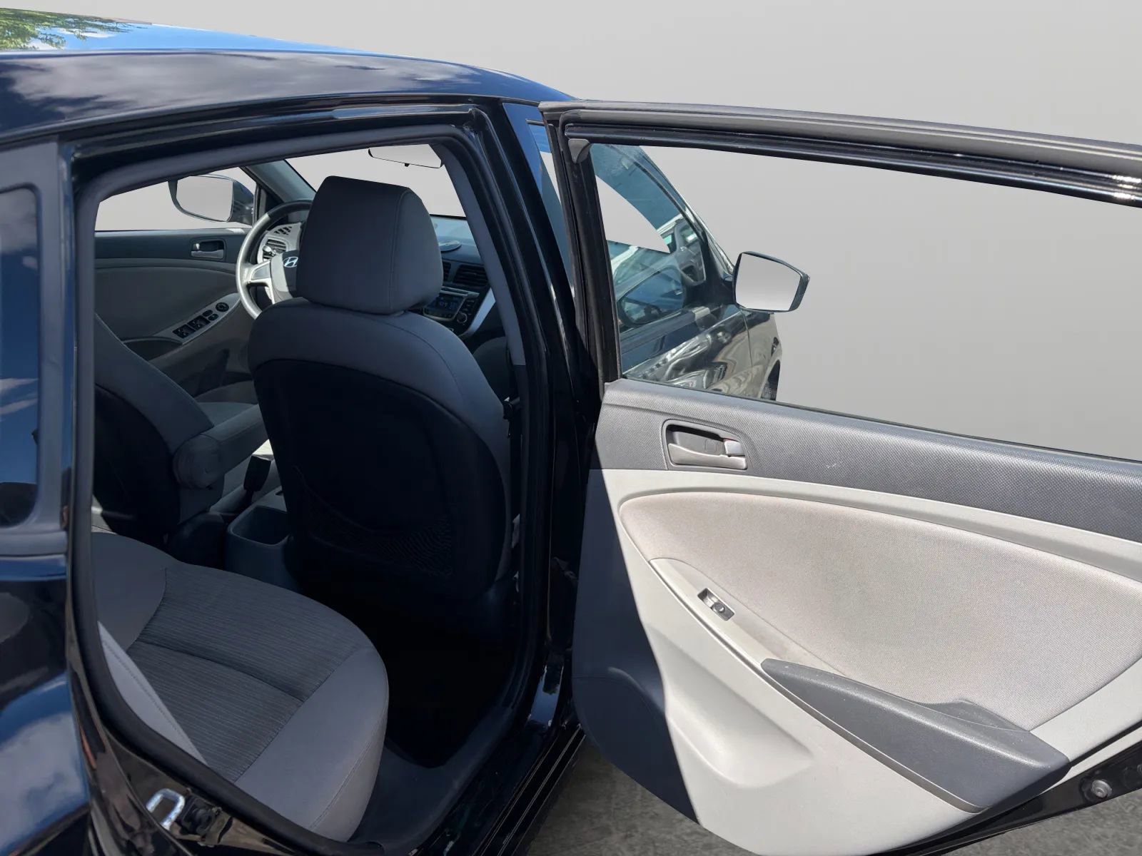 Used 2016 Hyundai Accent SE FWD image 17
