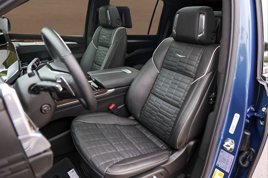 Certified 2026 Cadillac Escalade ESV Platinum Sport AWD/4WD image 7