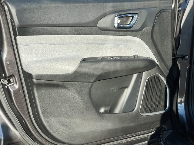 Used 2023 Jeep Compass Sport image 14