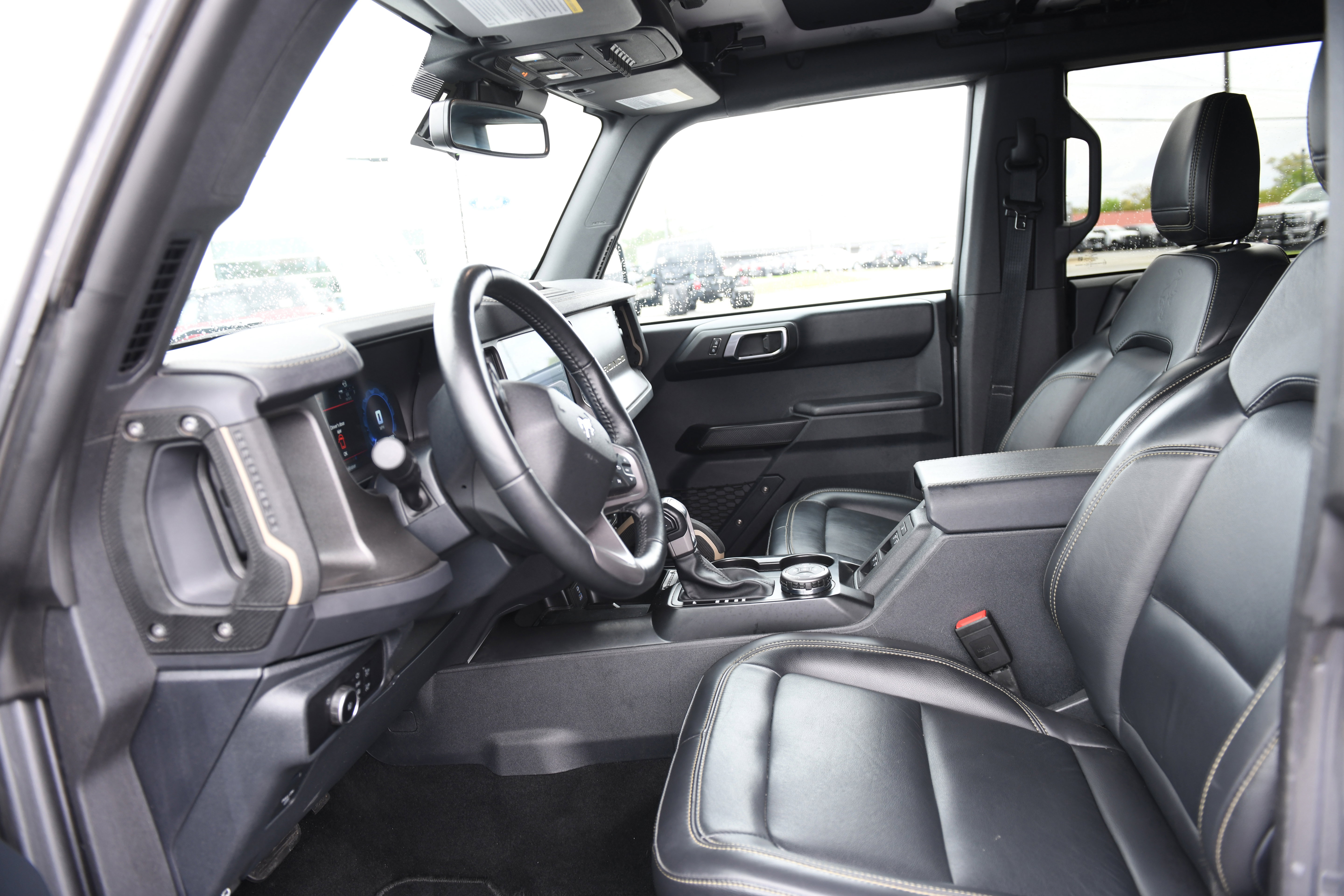 Used 2025 Ford Bronco Badlands image 21