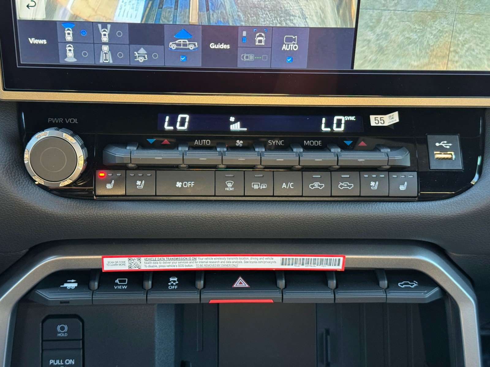 Used 2025 Toyota Tundra Limited AWD/4WD image 30