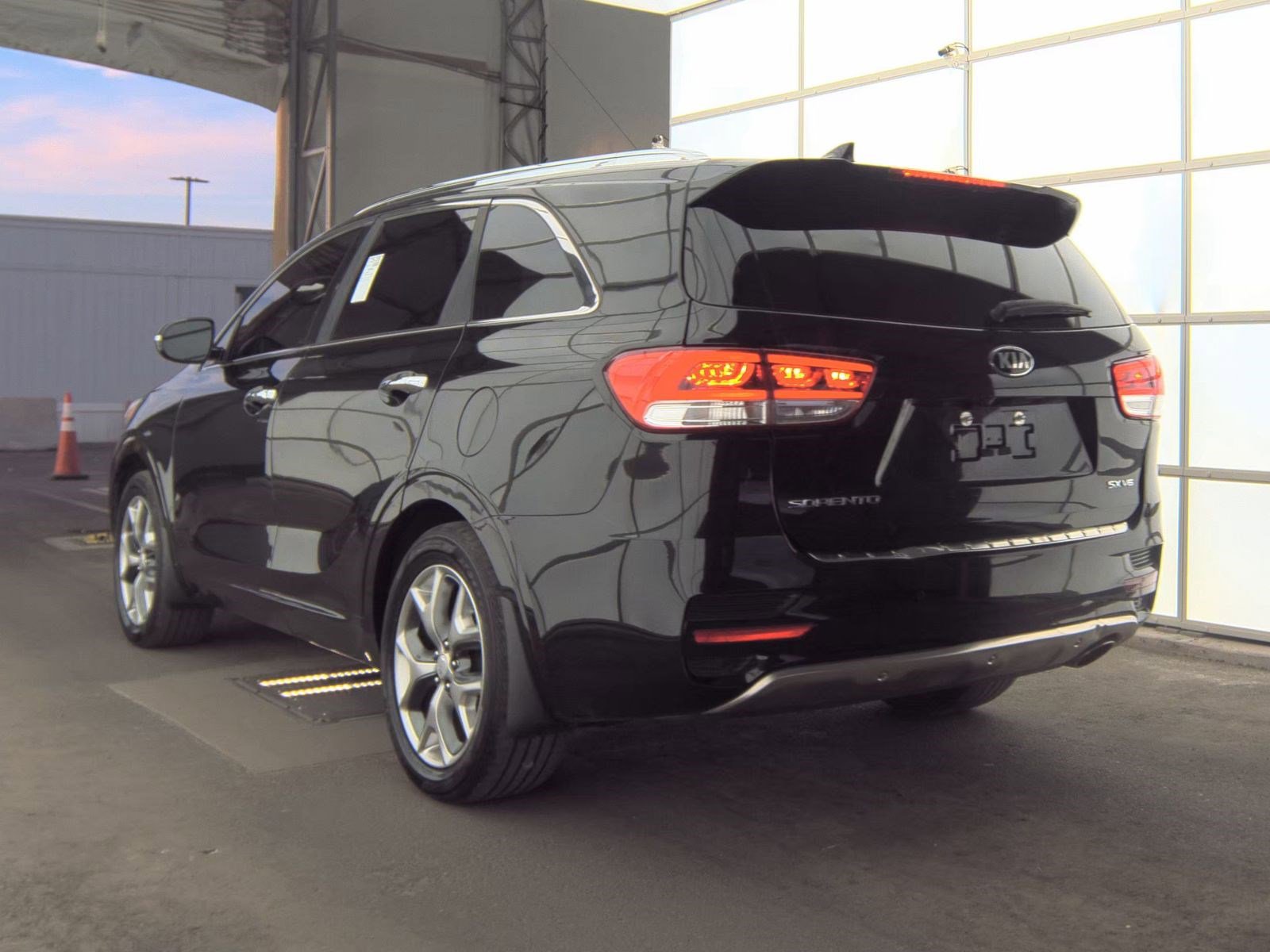 Used 2017 Kia Sorento SX FWD image 11