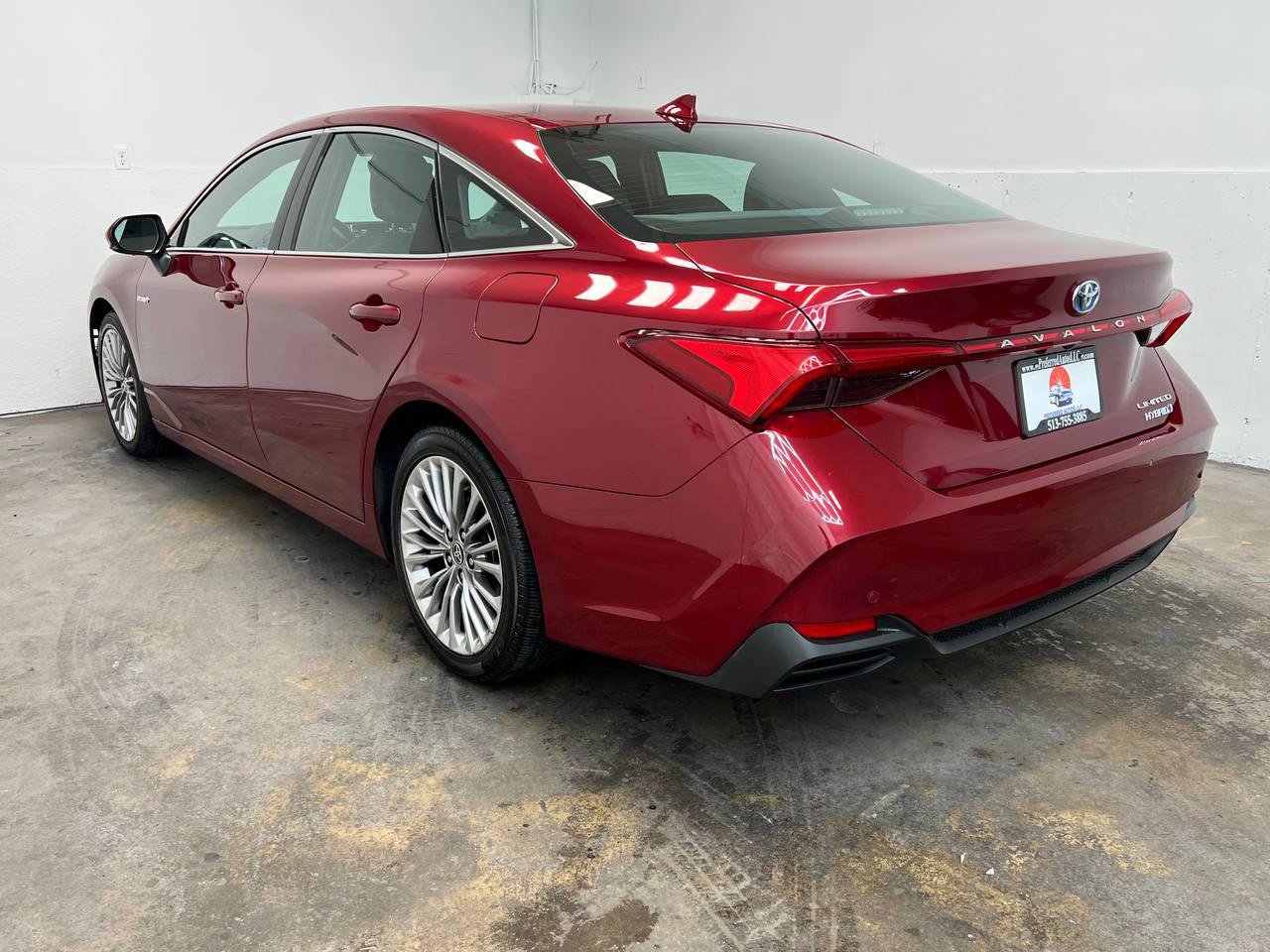 Used 2021 Toyota Avalon Limited w/ Advanced Safety Package FWD image 6