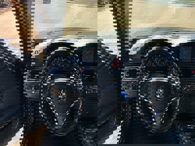 Used 2009 BMW 335i Convertible image 23