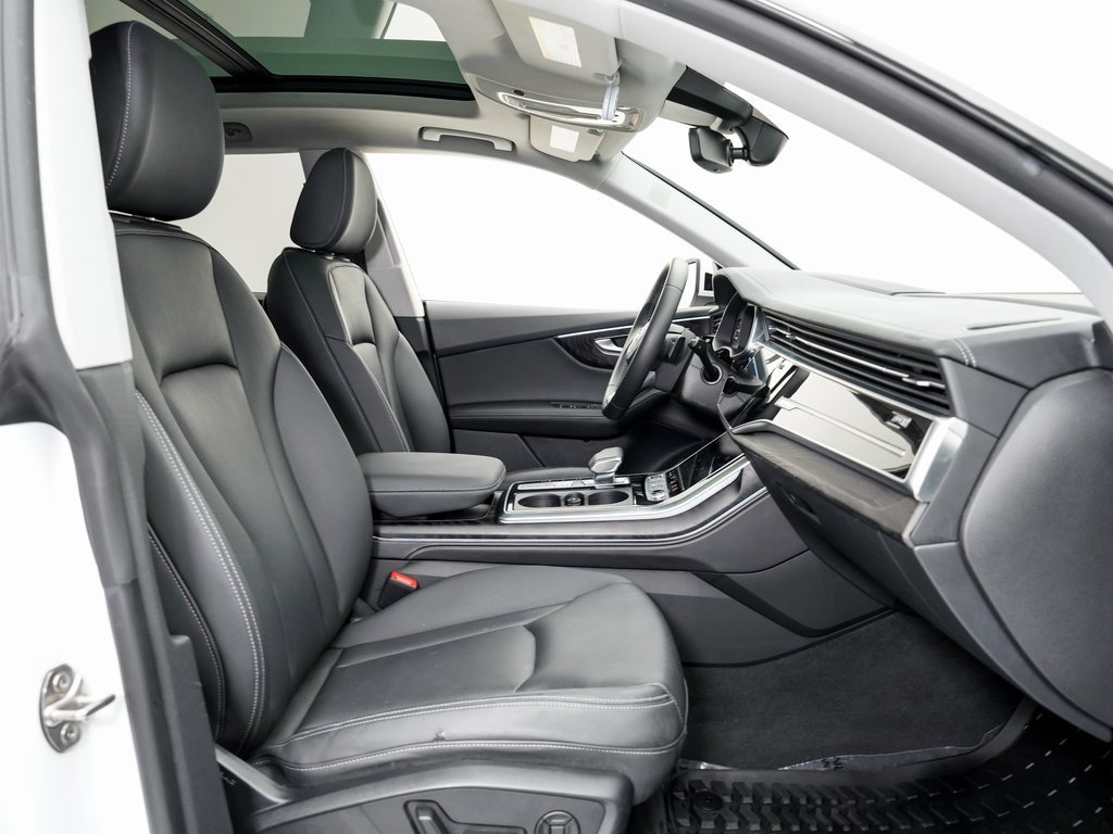 Used 2023 Audi Q8 Prestige w/ Prestige Package image 21