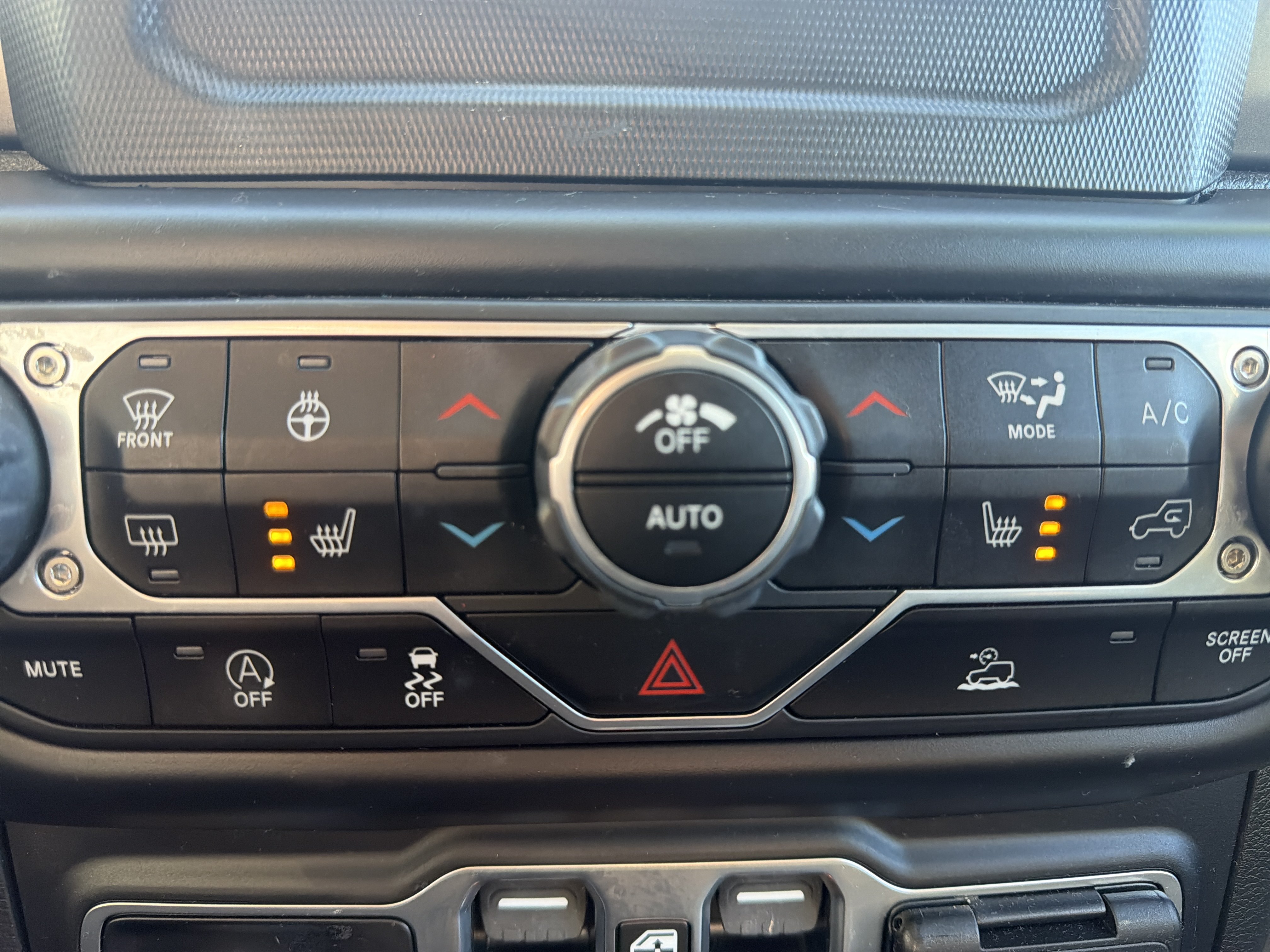 Used 2023 Jeep Gladiator Sport AWD/4WD image 27