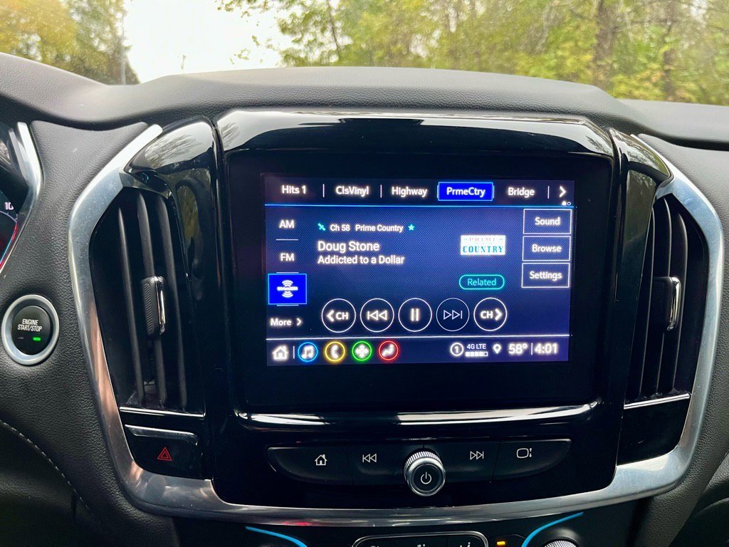 Used 2023 Chevrolet Traverse LT image 24