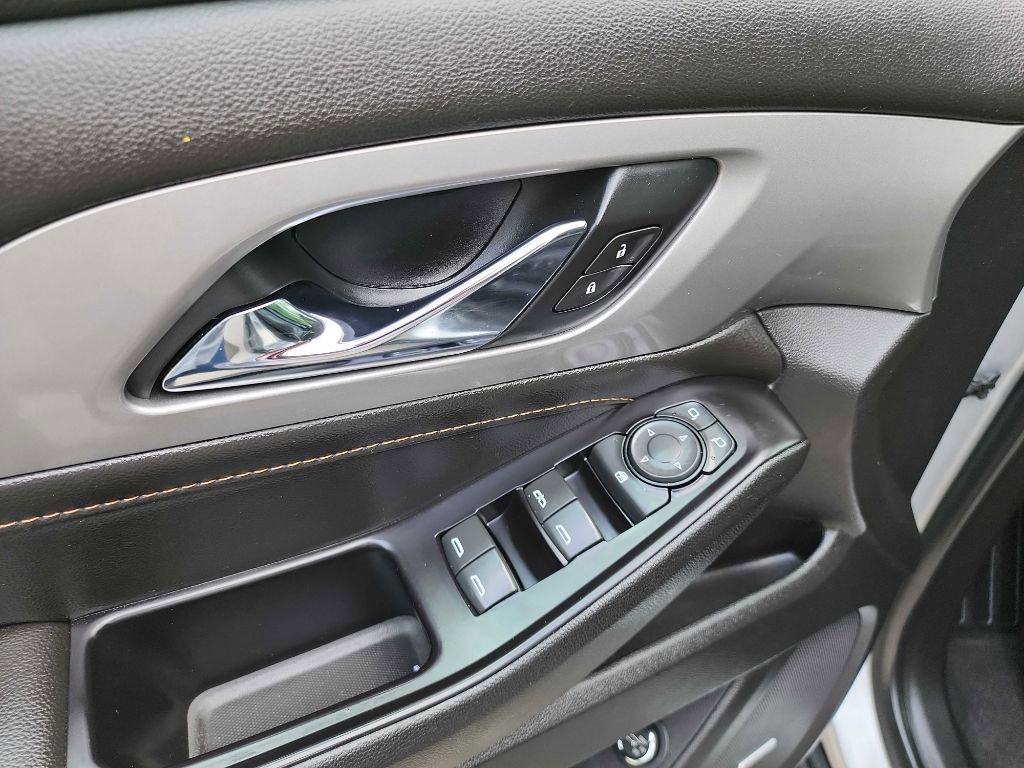 Used 2020 Chevrolet Traverse LT w/ LT Premium Package FWD image 14
