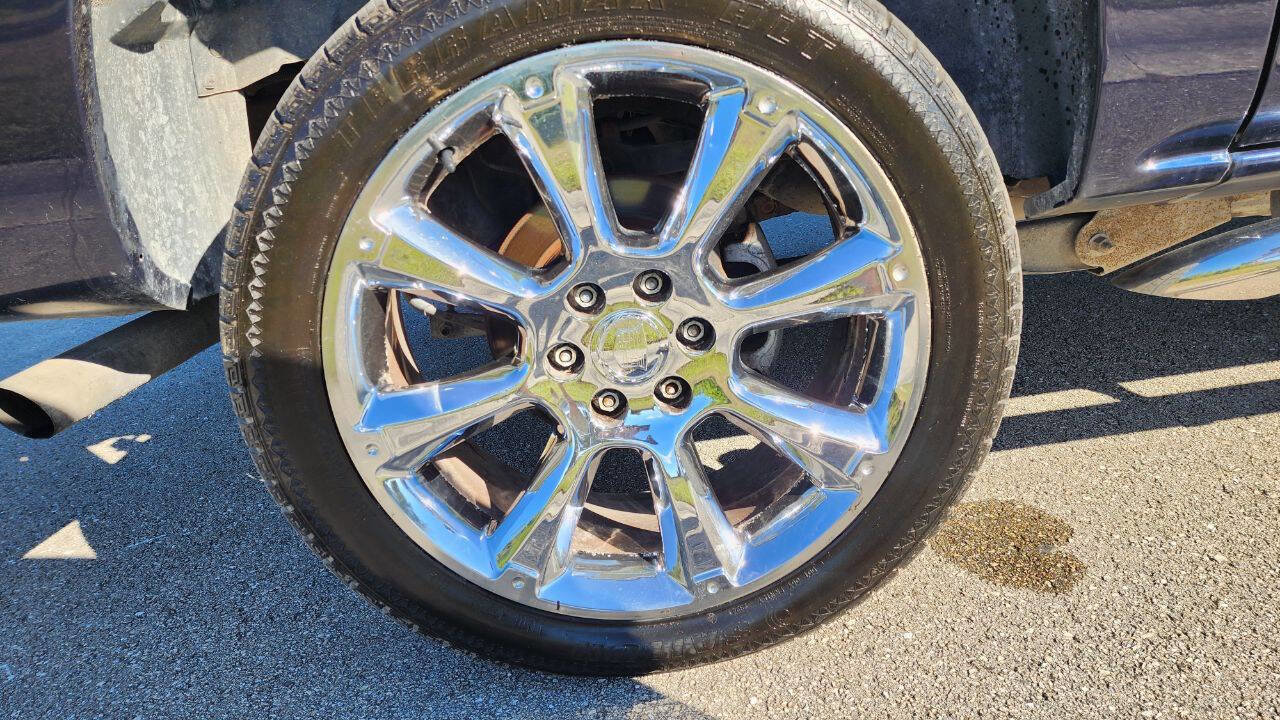 Used 2005 Chevrolet Avalanche LS w/ Preferred Equipment Group image 38