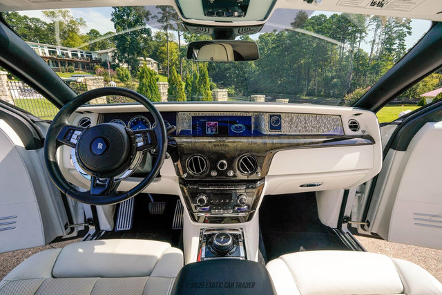 Used 2020 Rolls-Royce Phantom Sedan RWD image 38