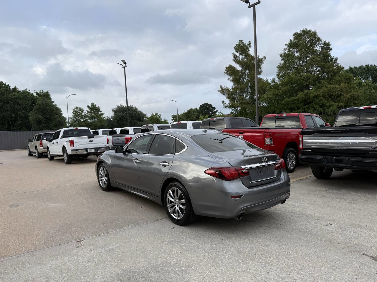 Used 2015 INFINITI Q70 3.7 RWD image 4