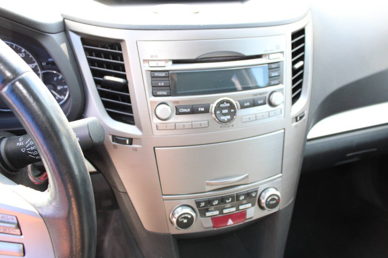 Used 2011 Subaru Outback 2.5i Premium w/ All-Weather Pkg AWD/4WD image 15