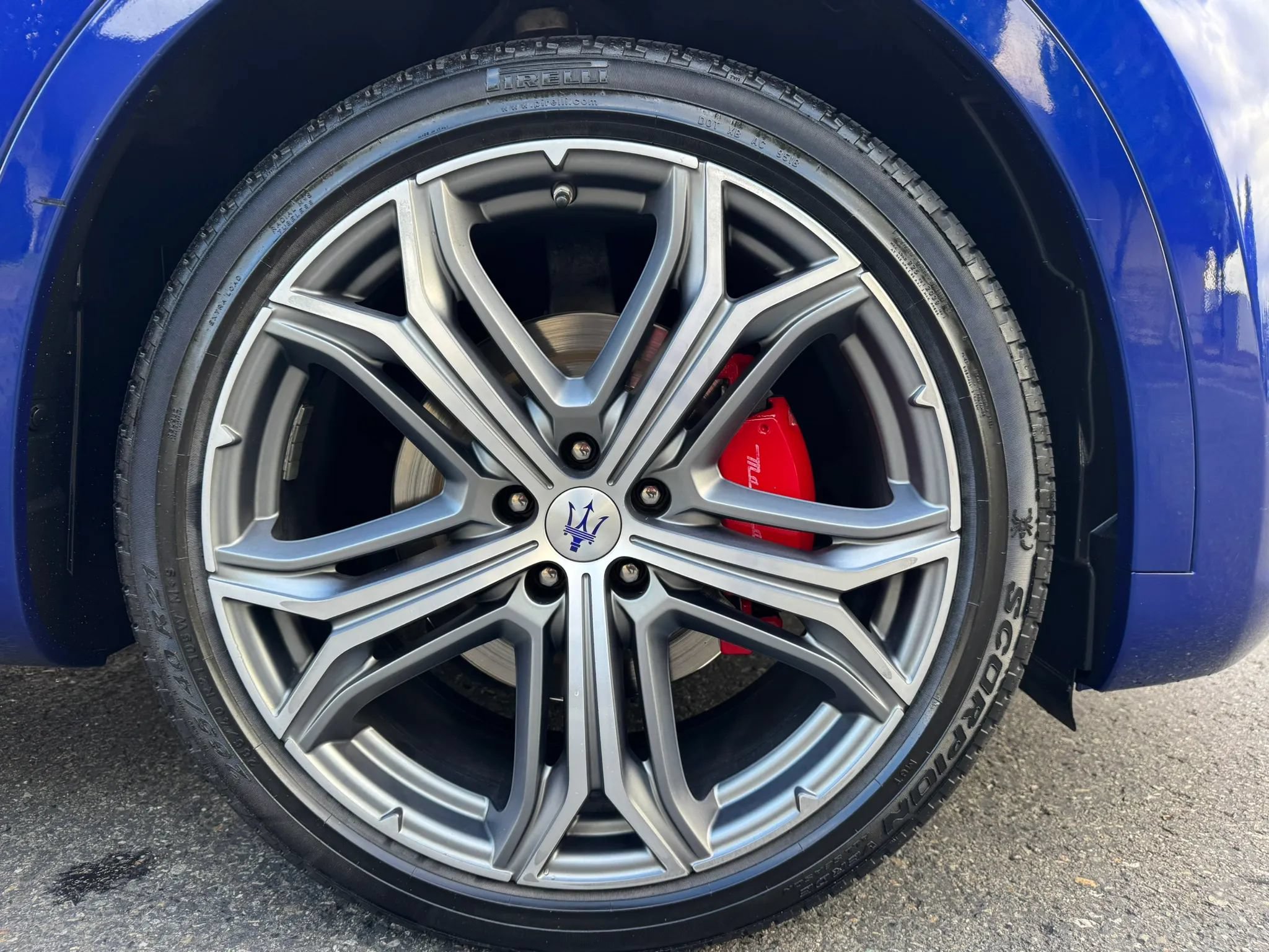 Used 2019 Maserati Levante GranSport AWD/4WD image 17