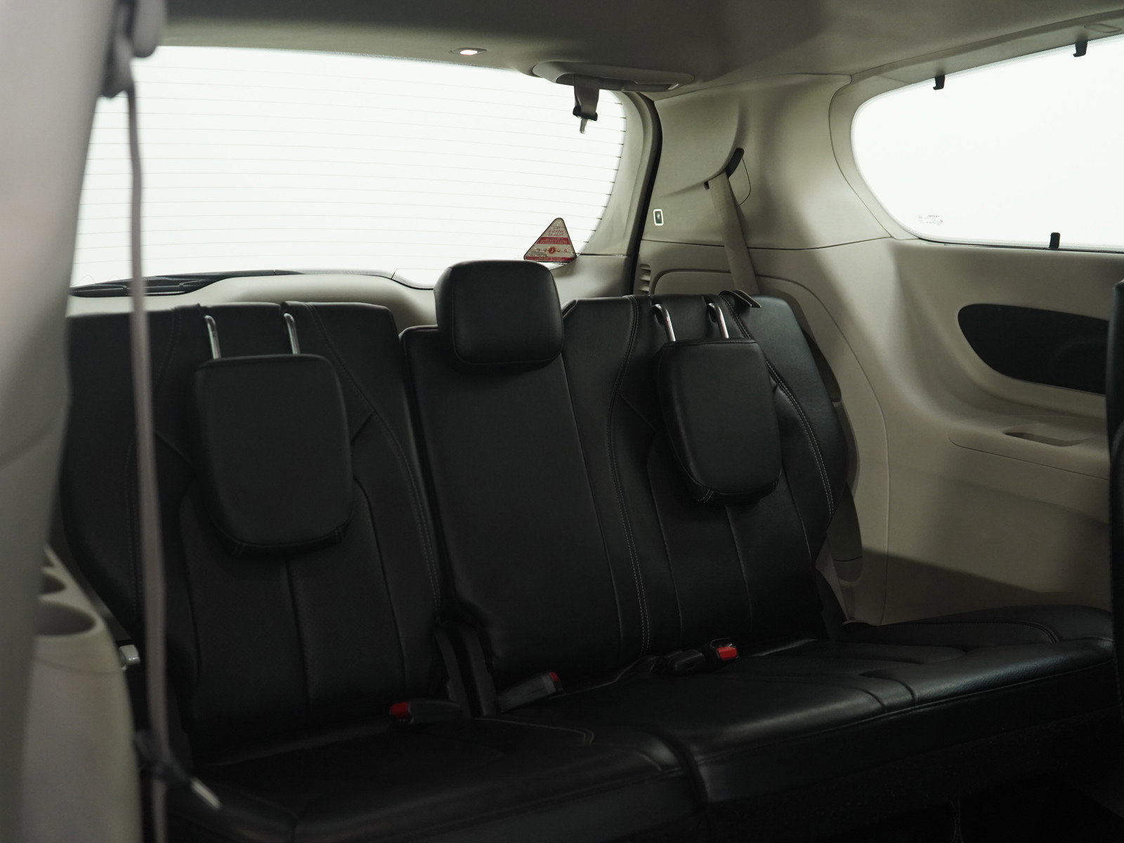 Used 2022 Chrysler Pacifica Touring-L image 12