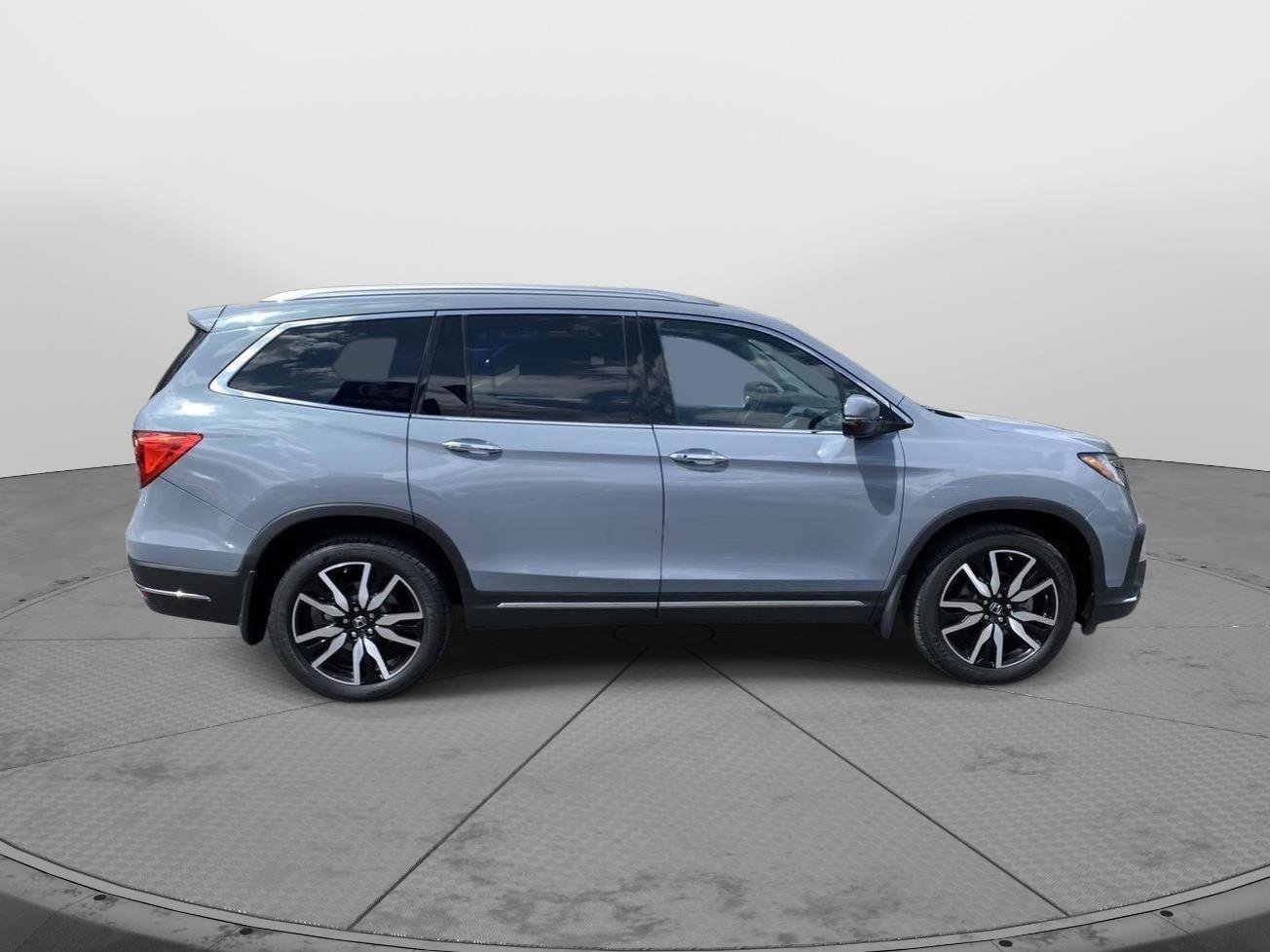 Used 2022 Honda Pilot Touring image 2