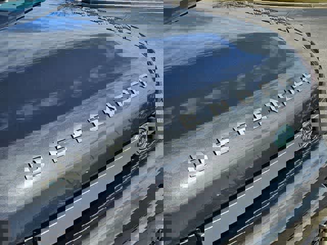 Used 2023 Land Rover Defender 130 X-Dynamic SE image 13