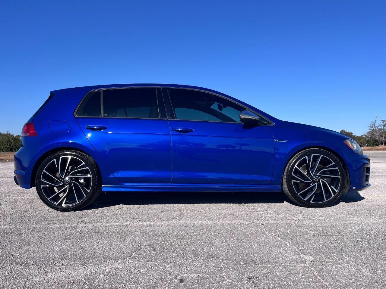 Used 2015 Volkswagen Golf R 4-Door image 11