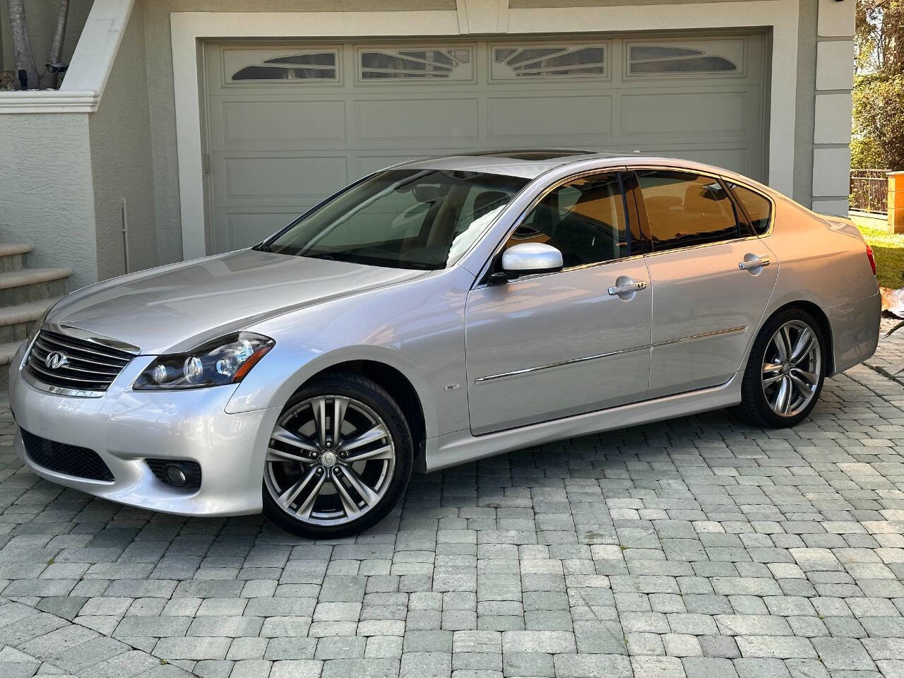 Used 2008 INFINITI M45 w/ Technology Pkg RWD image 4