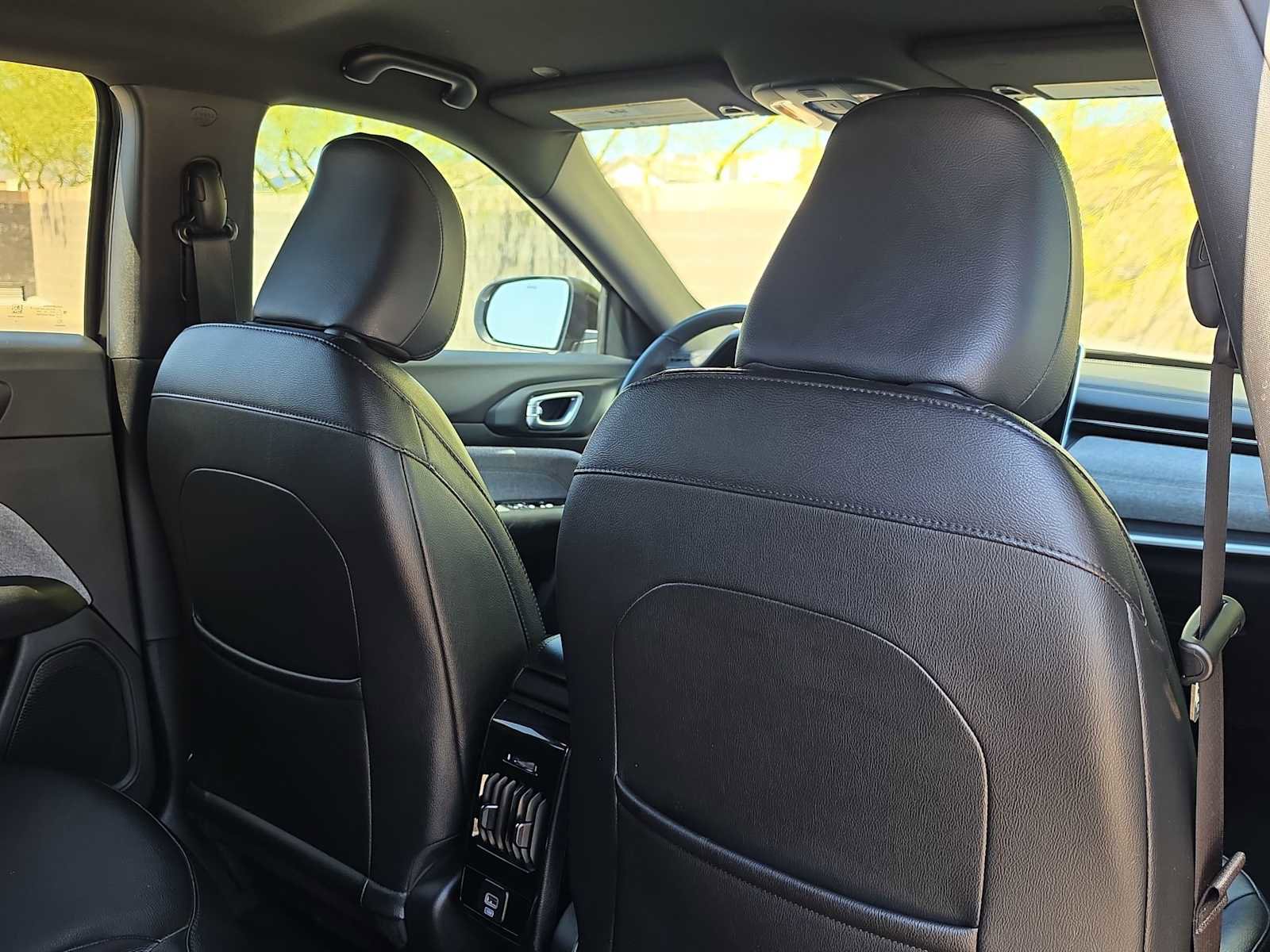 Used 2024 Jeep Compass Latitude image 16