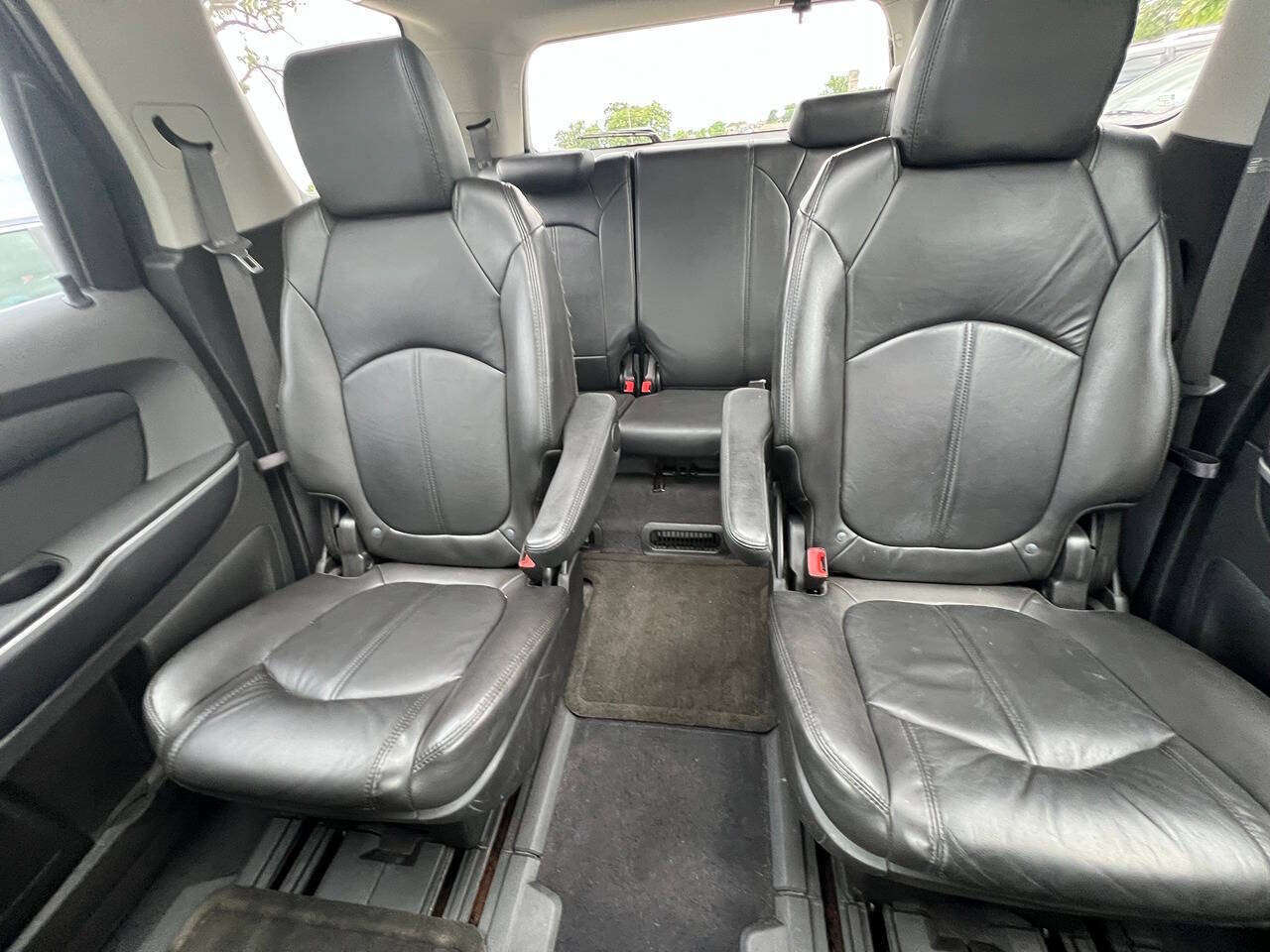 Used 2012 GMC Acadia SLT w/ LPO, 'HIT The Road' Package AWD/4WD image 25