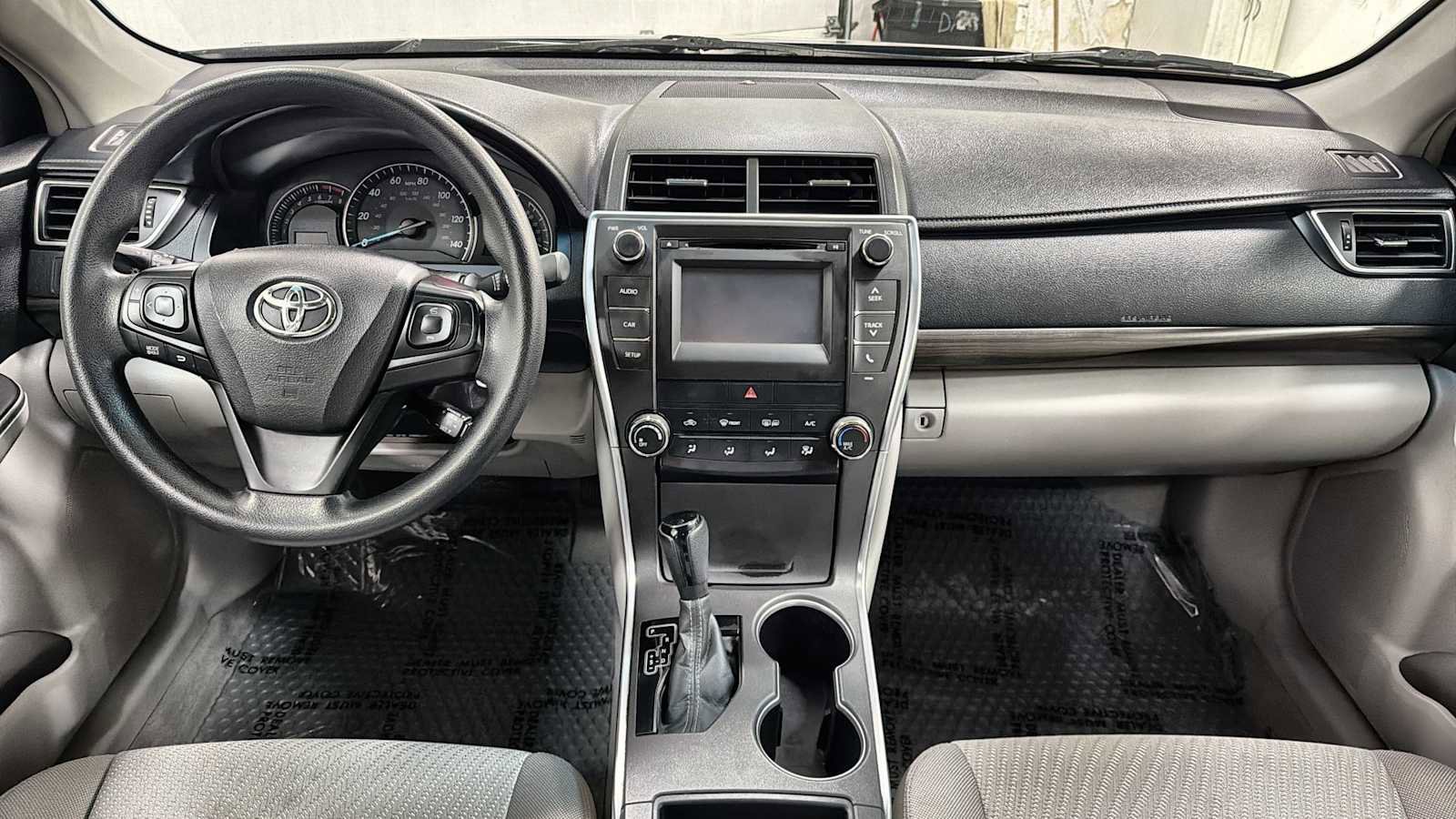 Used 2015 Toyota Camry LE image 25