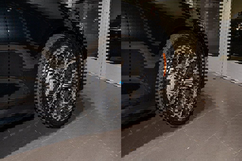 Used 2026 BMW 330i xDrive Sedan w/ Premium Package AWD/4WD image 6