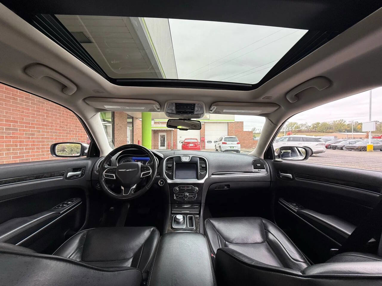 Used 2020 Chrysler 300 Limited image 24