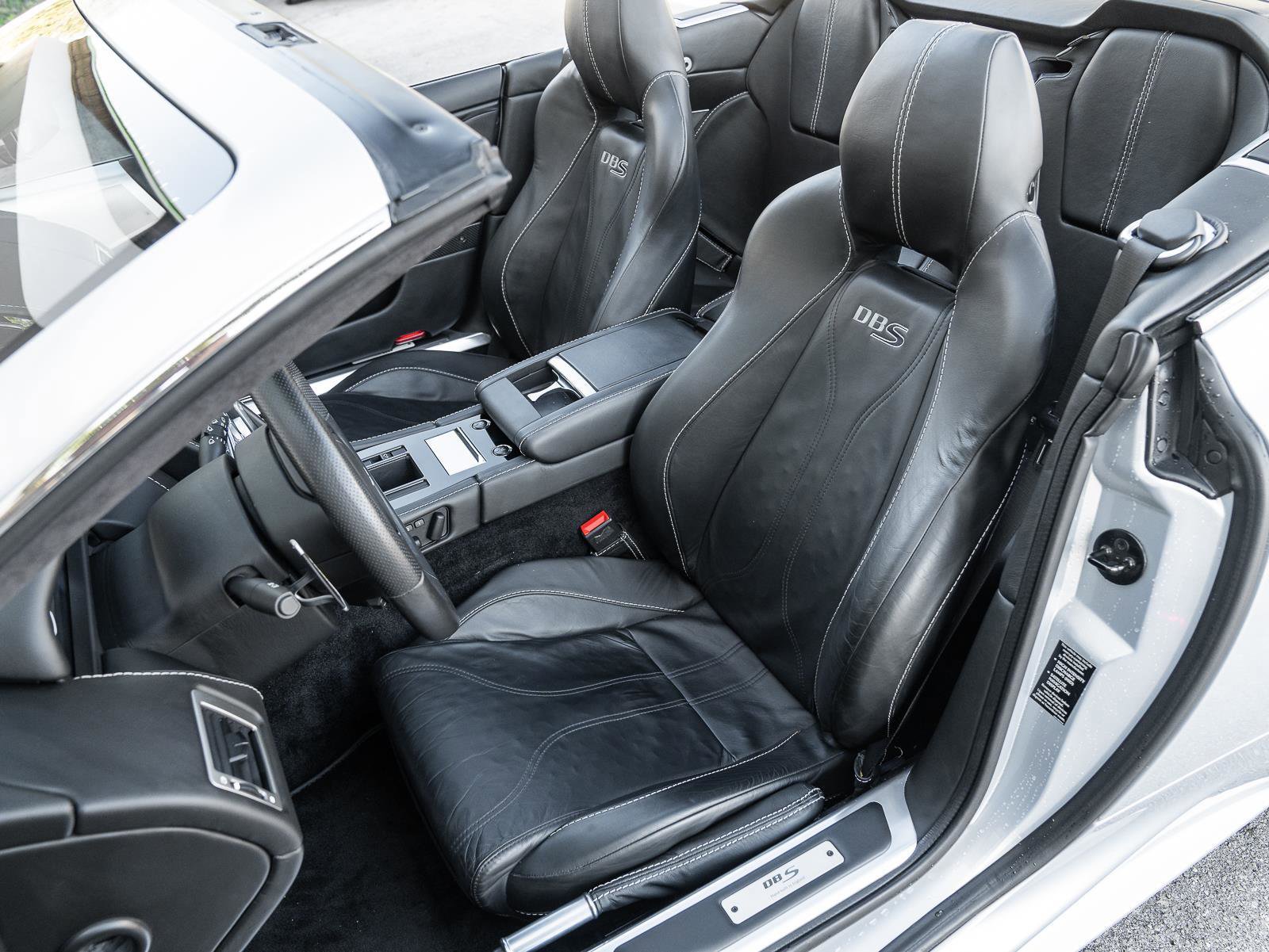 Used 2010 Aston Martin DBS Volante image 4