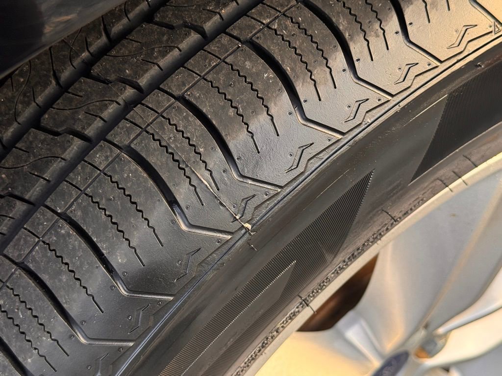 Used 2017 Ford Edge SEL w/ Class II Trailer Tow Package image 14