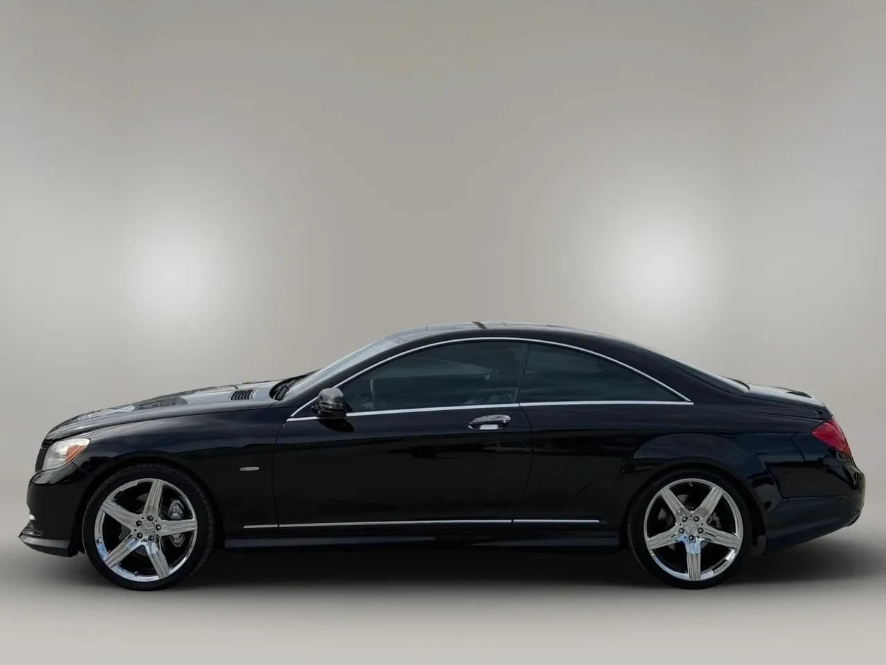 Used 2012 Mercedes-Benz CL 550 4MATIC w/ Sport Pkg Plus One image 4