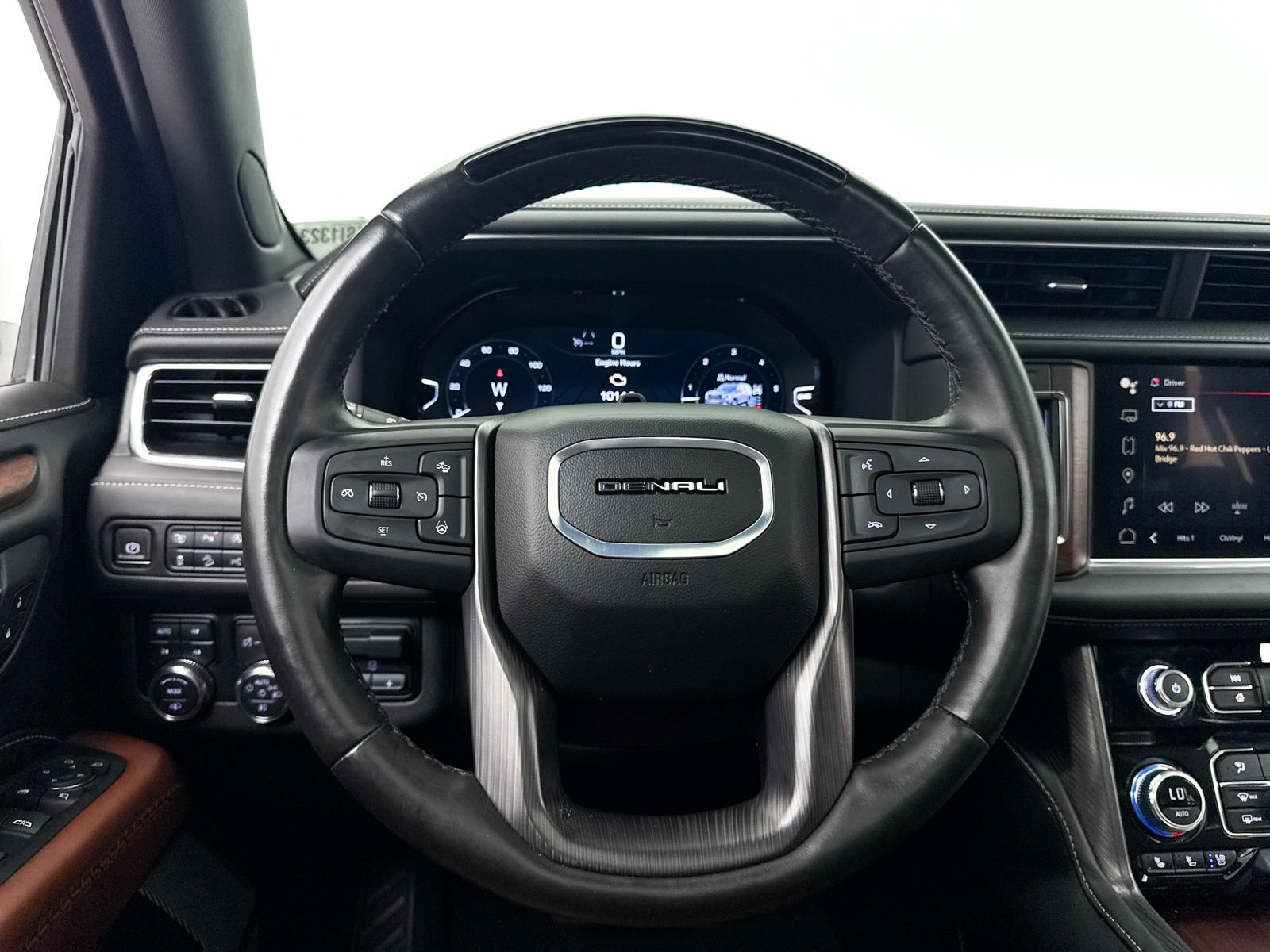 Used 2024 GMC Yukon Denali Ultimate AWD/4WD image 36