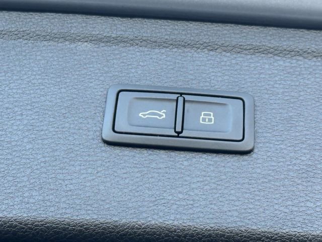 Used 2023 Audi SQ5 Prestige image 22