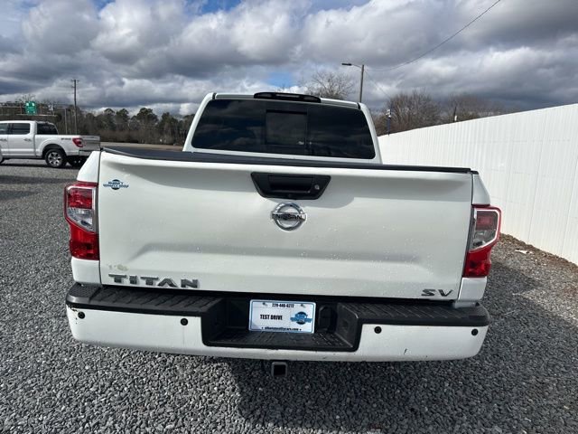 Used 2018 Nissan Titan SV w/ SV Convenience Package image 4