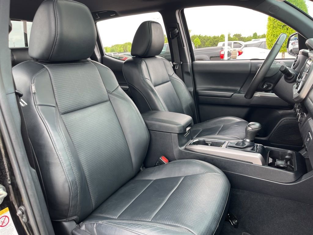 Used 2018 Toyota Tacoma Limited AWD/4WD image 31