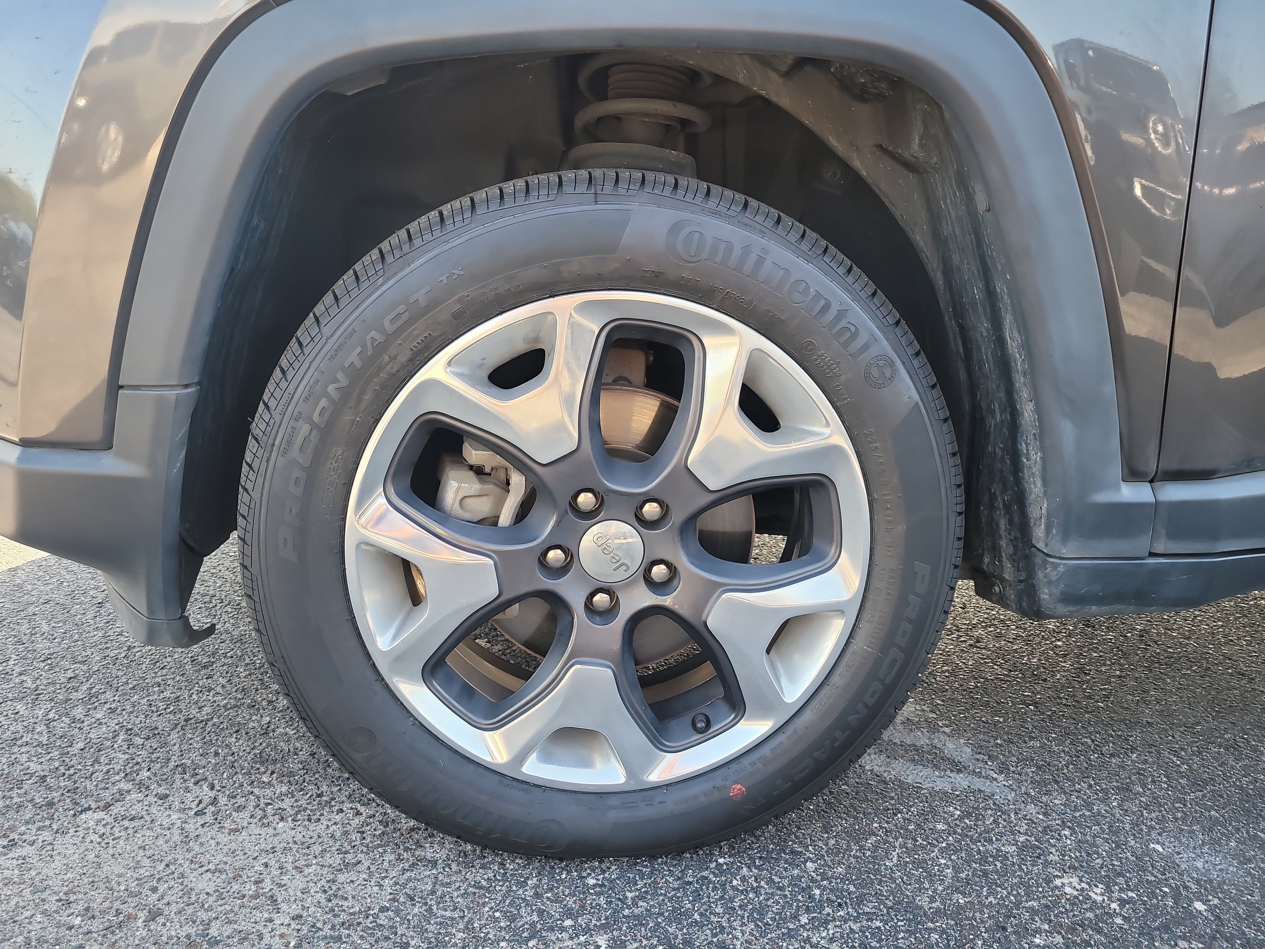 Used 2018 Jeep Compass Limited w/ Navigation Group AWD/4WD image 9