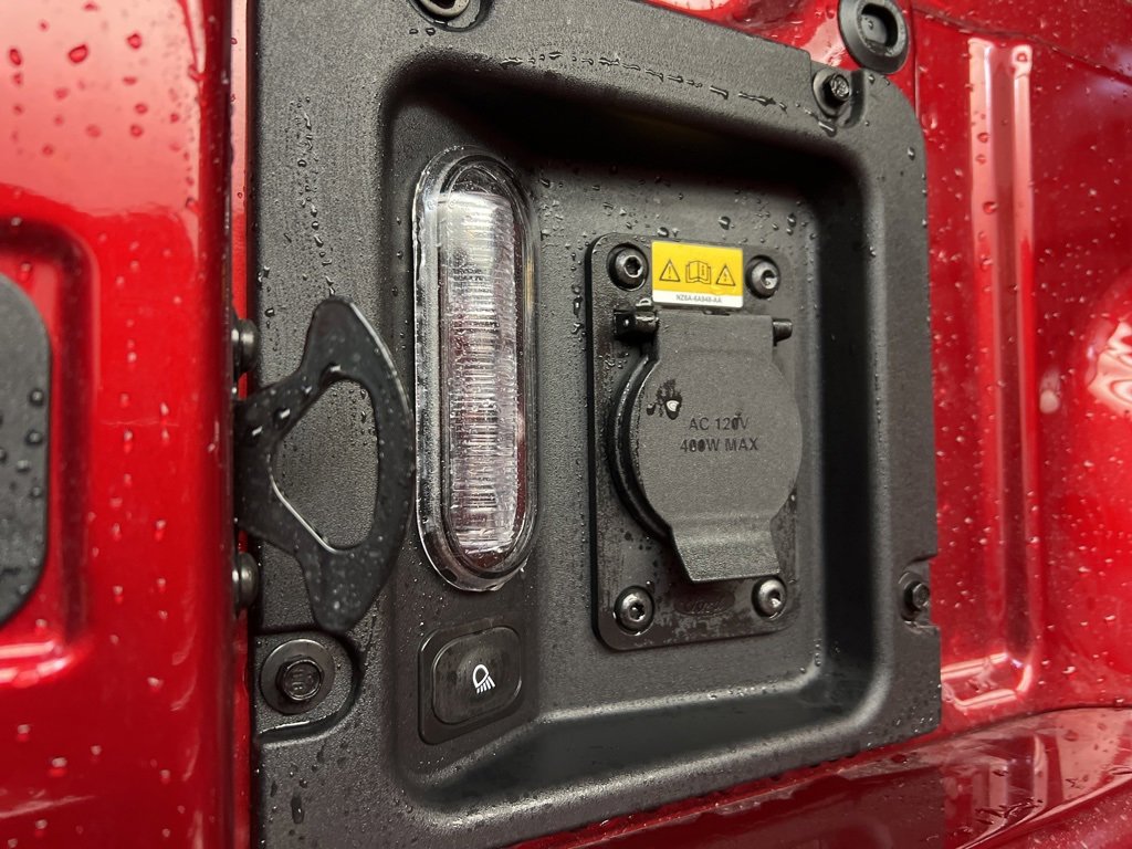 New 2025 Ford Maverick XLT w/ XLT Luxury Package image 31