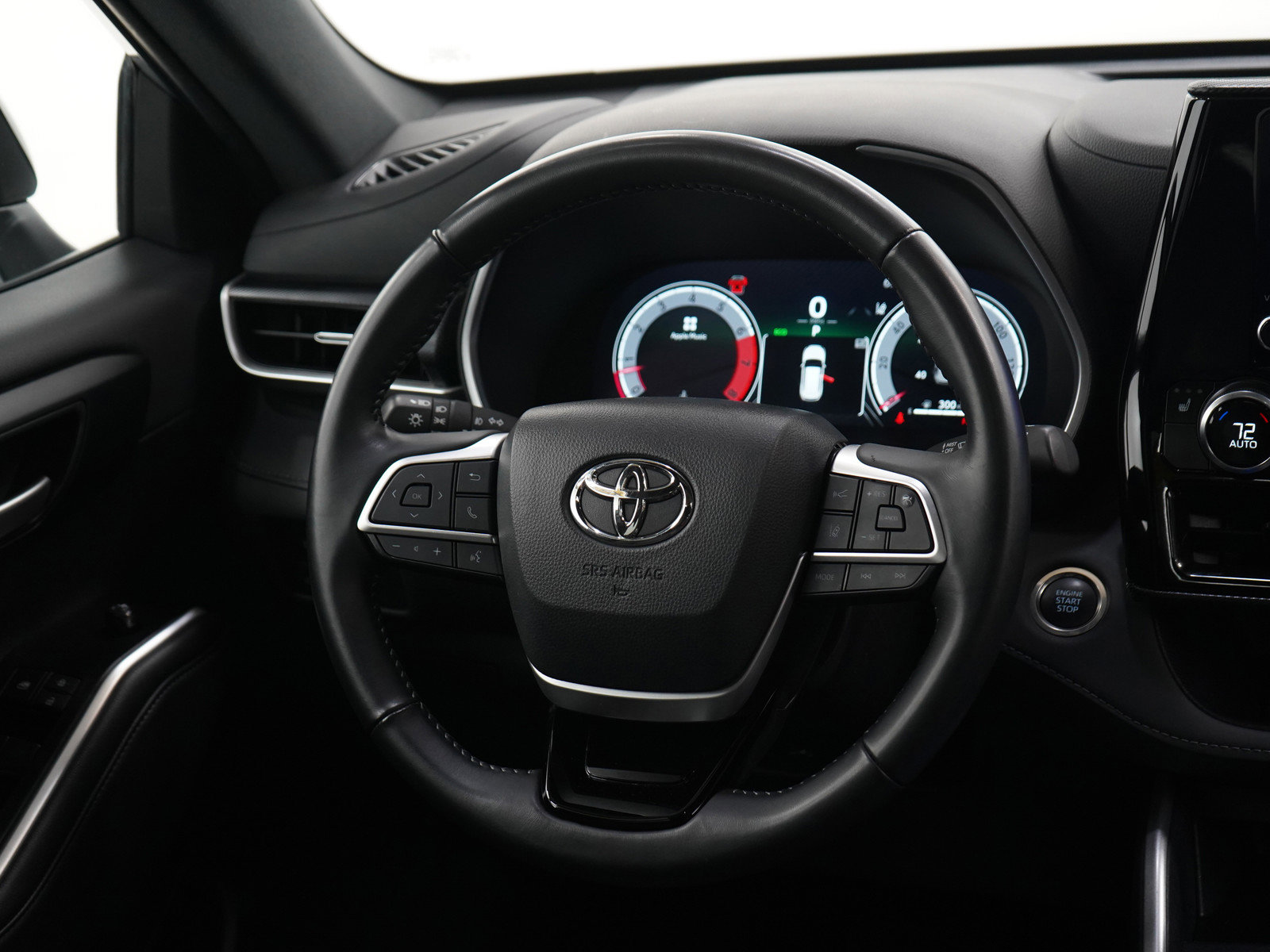 Used 2025 Toyota Highlander XSE AWD/4WD image 15