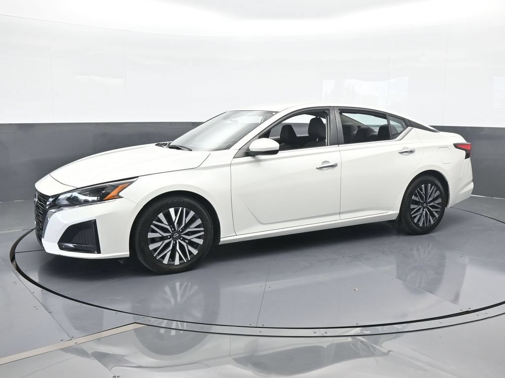Used 2023 Nissan Altima 2.5 SV FWD video 2