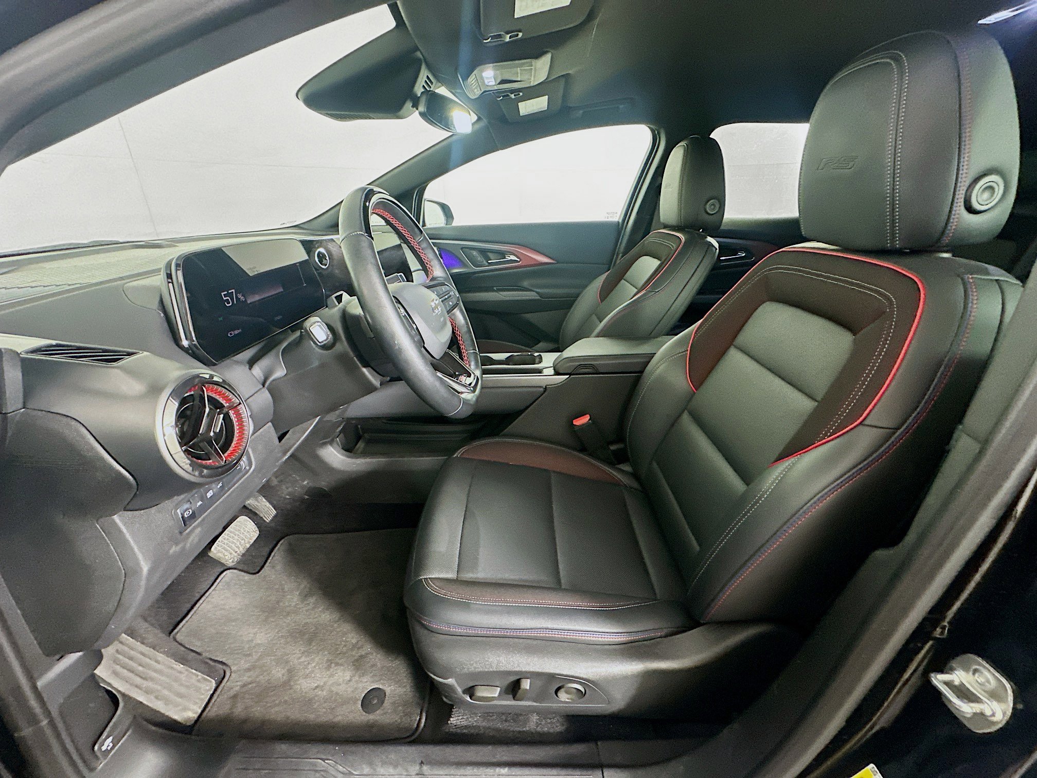Used 2024 Chevrolet Equinox EV RS FWD image 13