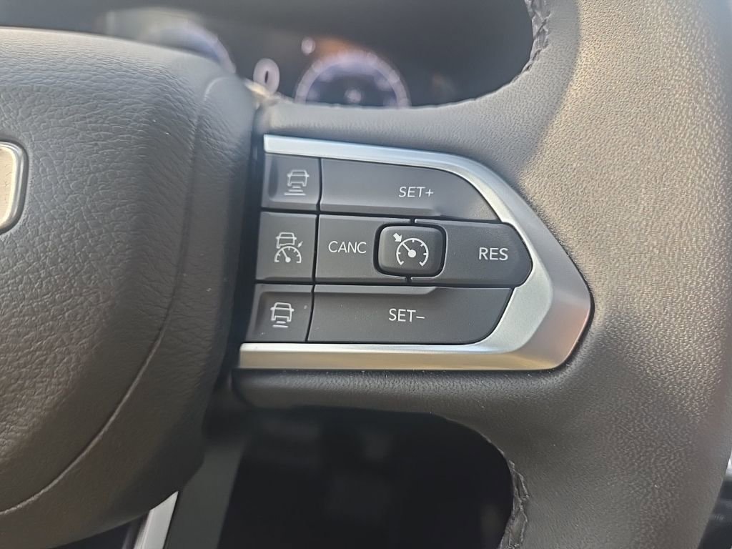 Used 2024 Jeep Compass Limited w/ High Altitude Package image 19