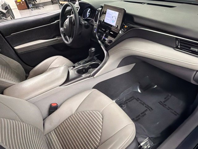 Used 2024 Toyota Camry SE FWD image 10