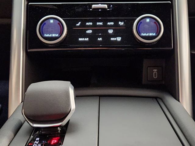 New 2026 Land Rover Discovery S AWD/4WD image 18
