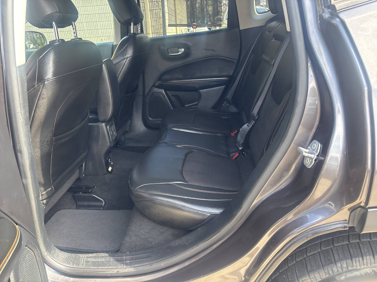 Used 2018 Jeep Compass Latitude w/ Popular Equipment Group AWD/4WD image 14