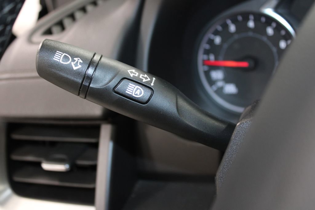 Used 2024 GMC Terrain SLT image 39