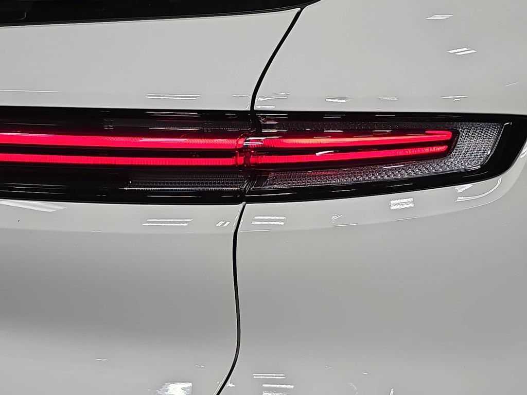 Certified 2024 Porsche Cayenne AWD/4WD image 30