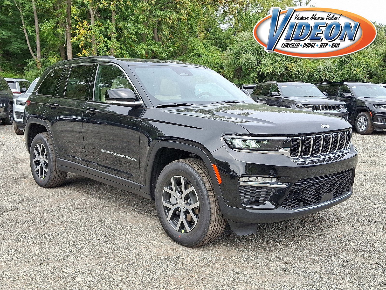 New 2025 Jeep Grand Cherokee Limited w/ Luxury Tech Group II video 1