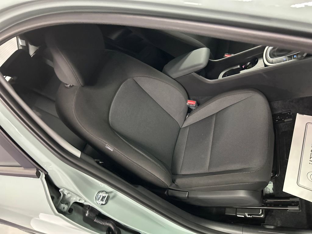 New 2026 Hyundai Kona SE image 23