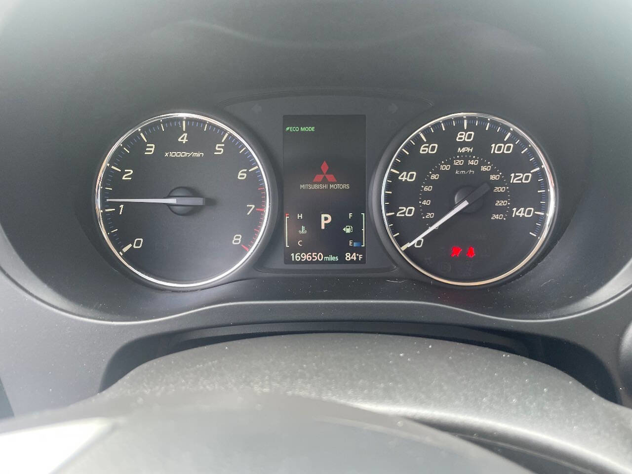 Used 2014 Mitsubishi Outlander SE image 11